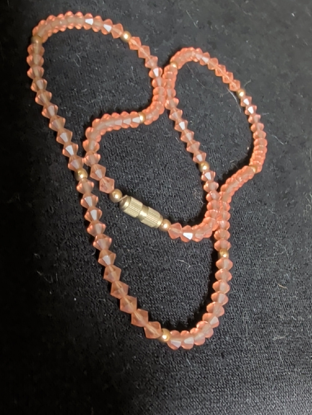 Retro Delicate Peach Crystal Bead Necklace with Gold Accents